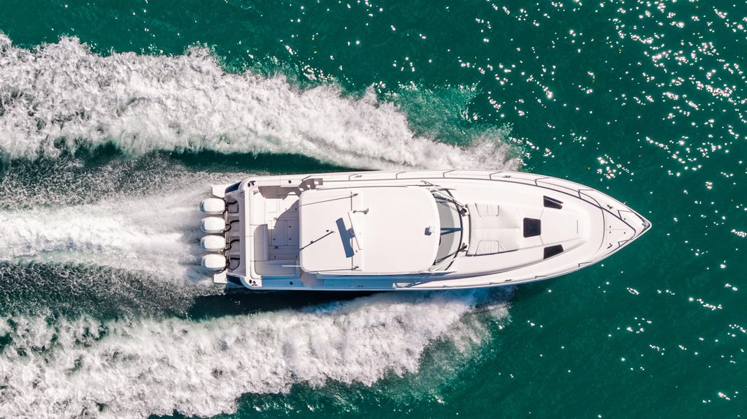 2019 Intrepid 475 Sport Yacht