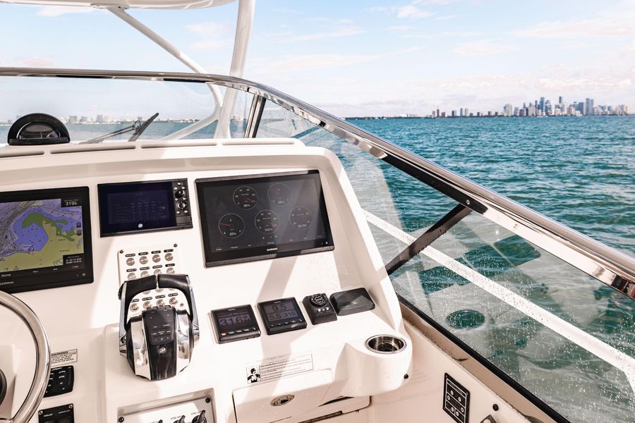 2019 Intrepid 475 Sport Yacht