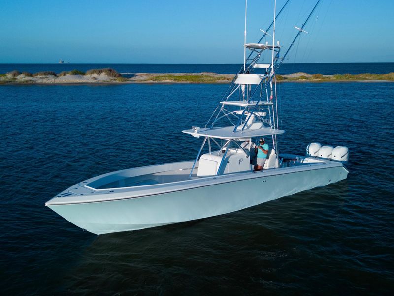 2015 Bahama 41 Center Console