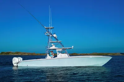 Bahama 41 Center Console