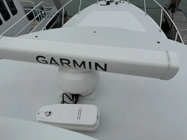 Pandemonium Yacht Photos Pics Radar equipment on 2000 Liberty 42 Express boat deck.