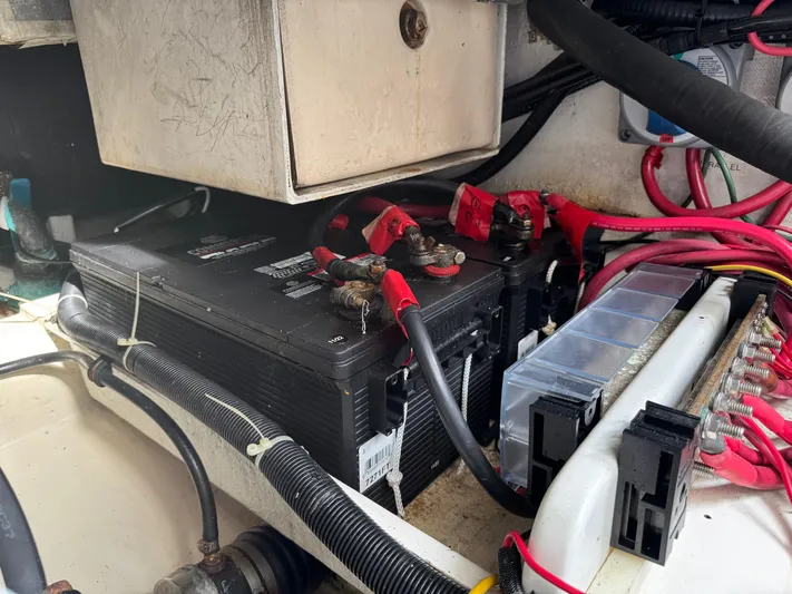Pandemonium Yacht Photos Pics Battery compartment of 2000 Liberty 42 Express boat with cables and connectors.