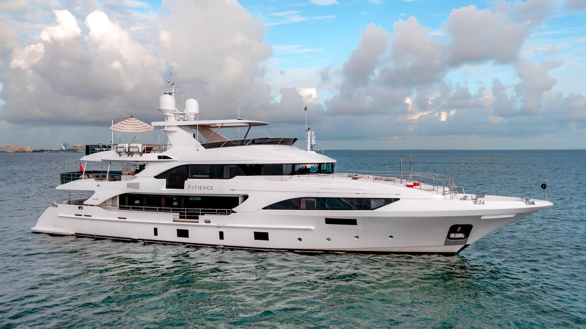 2012 Benetti 131 