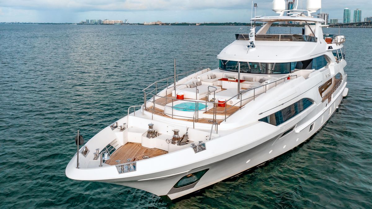 2012 Benetti 131 
