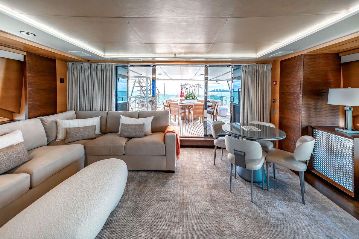 2012 Benetti 131 
