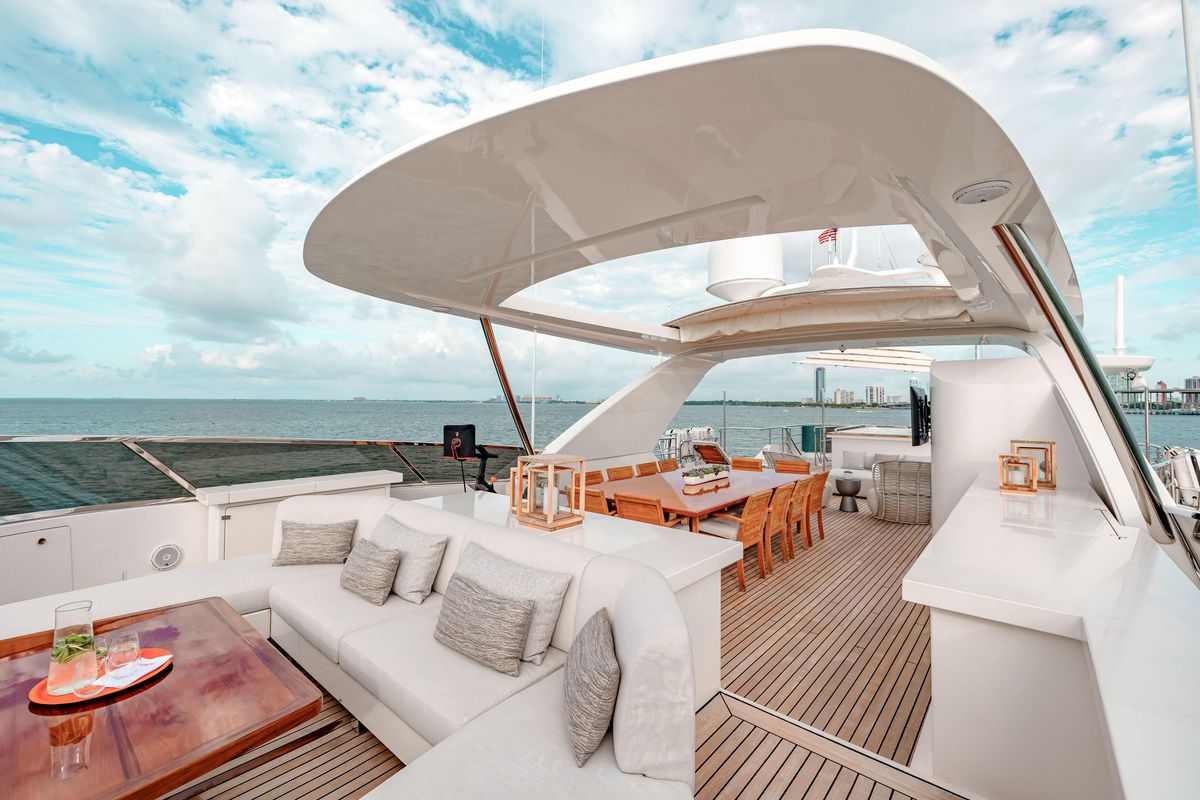 2012 Benetti 131 