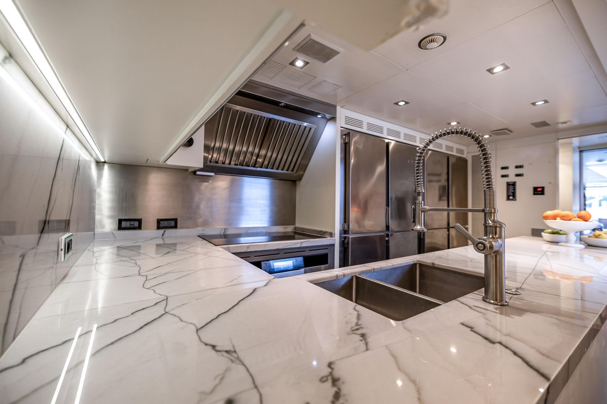 2012 Benetti 131 