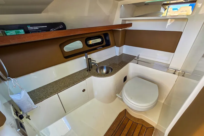  Yacht Photos Pics Luxurious 2015 Sea Ray 350 SLX boat bathroom with sink and toilet.