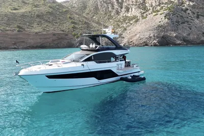 2025 Fairline Squadron 58