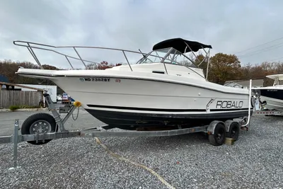 1996 Robalo 2440 Walkaround