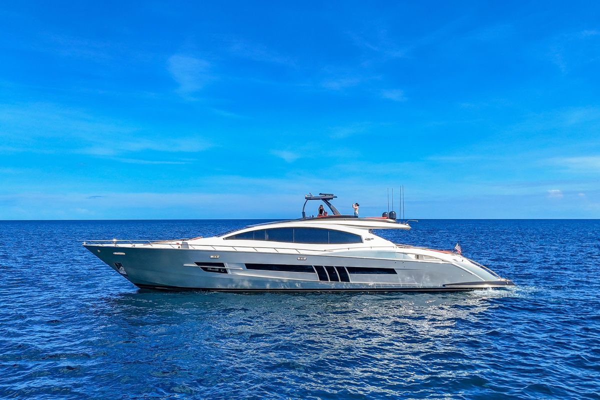 2010 Lazzara 92 