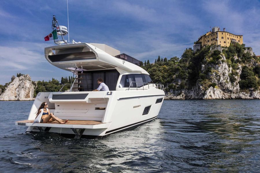 2018 Ferretti Yachts 450