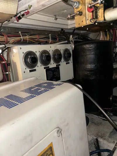 Loose Wire Yacht Photos Pics 