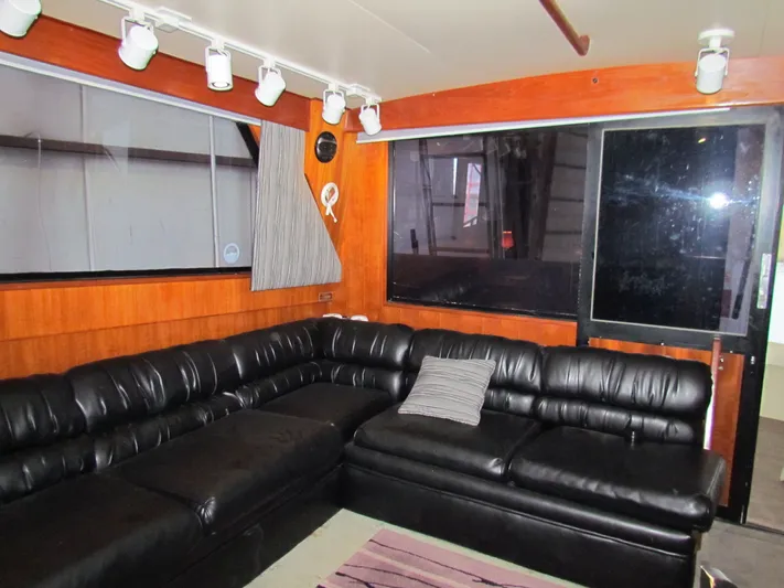 Loose Wire Yacht Photos Pics 