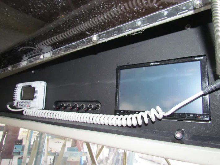 Loose Wire Yacht Photos Pics 