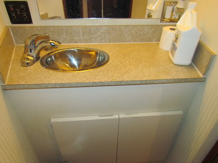 Loose Wire Yacht Photos Pics 