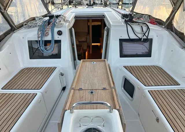 Vigilant Yacht Photos Pics 