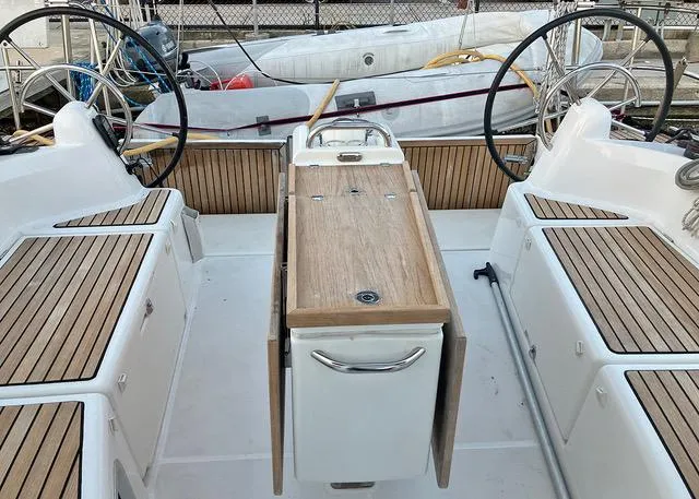 Vigilant Yacht Photos Pics 