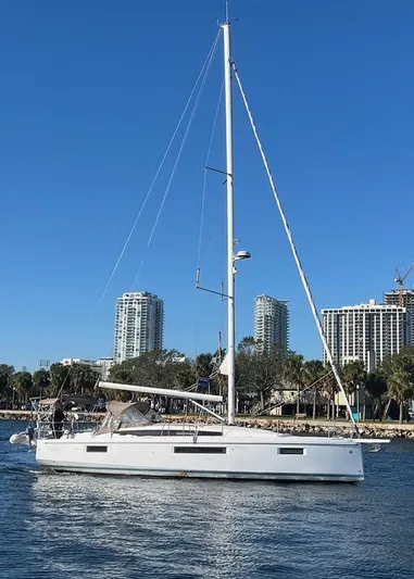 Vigilant Yacht Photos Pics 