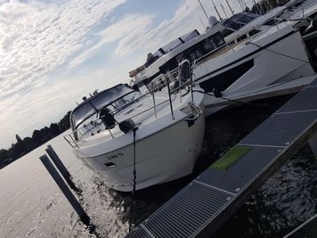 2011 Bavaria 38 SPORT