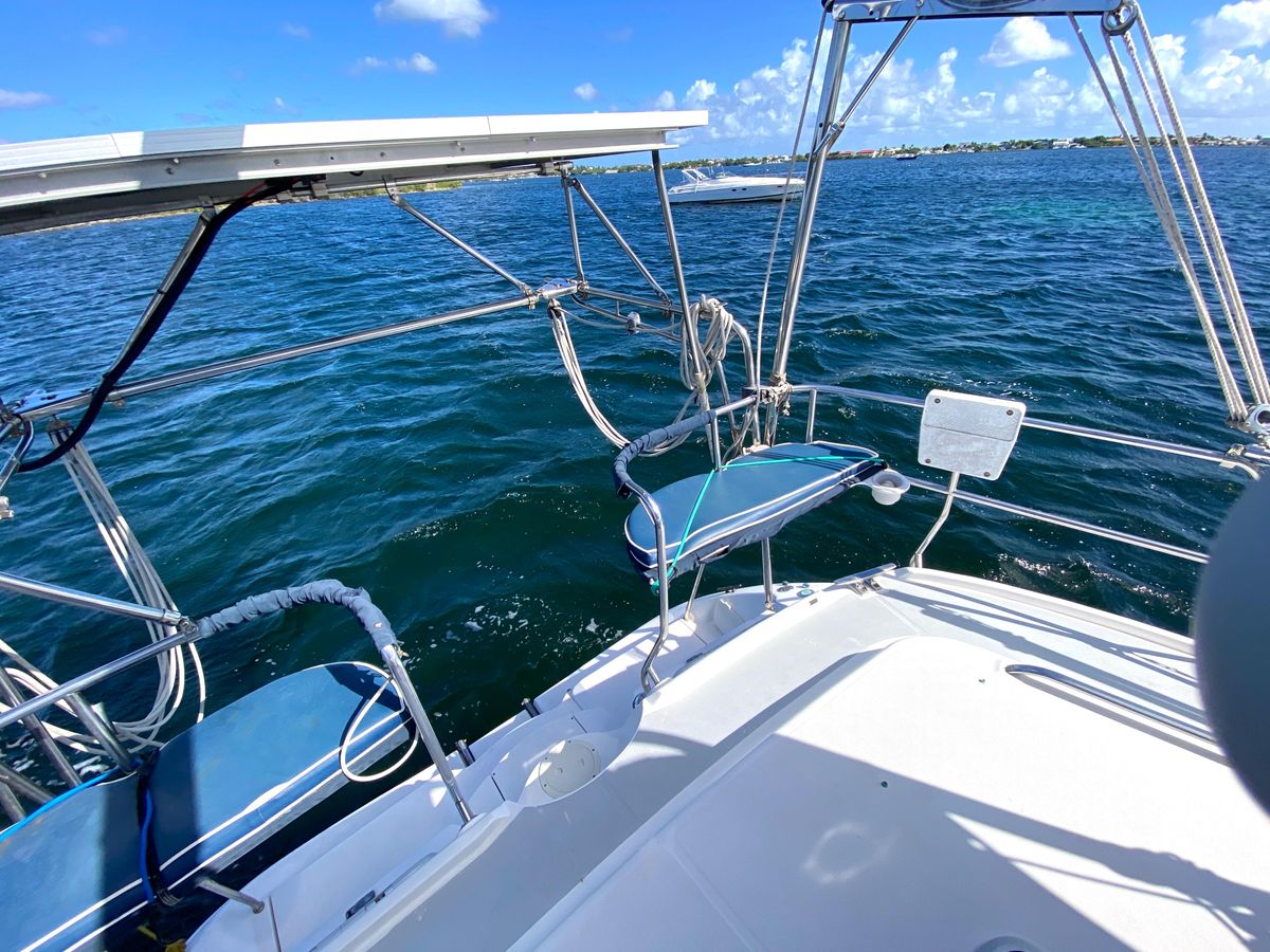 2002 Hunter 42 
