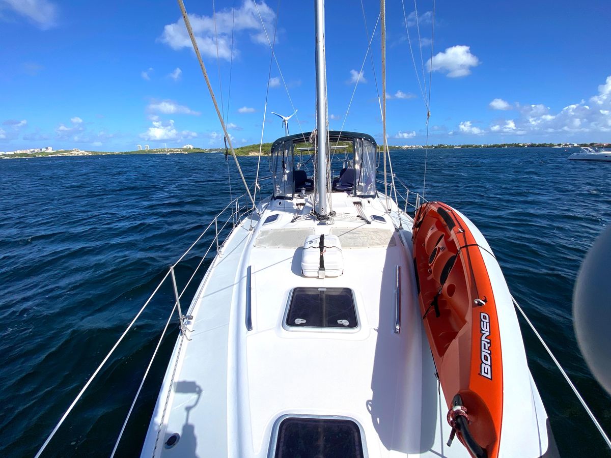 2002 Hunter 42 