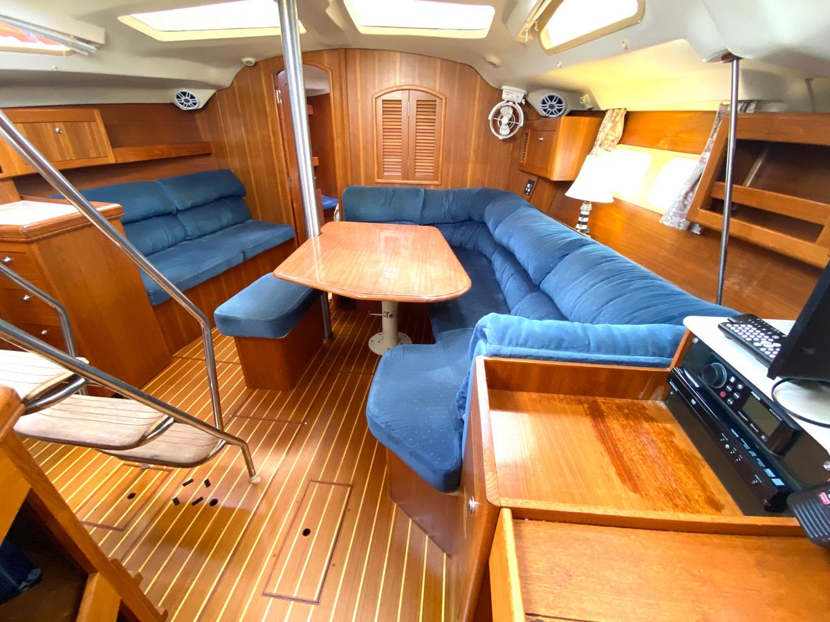 2002 Hunter 42 