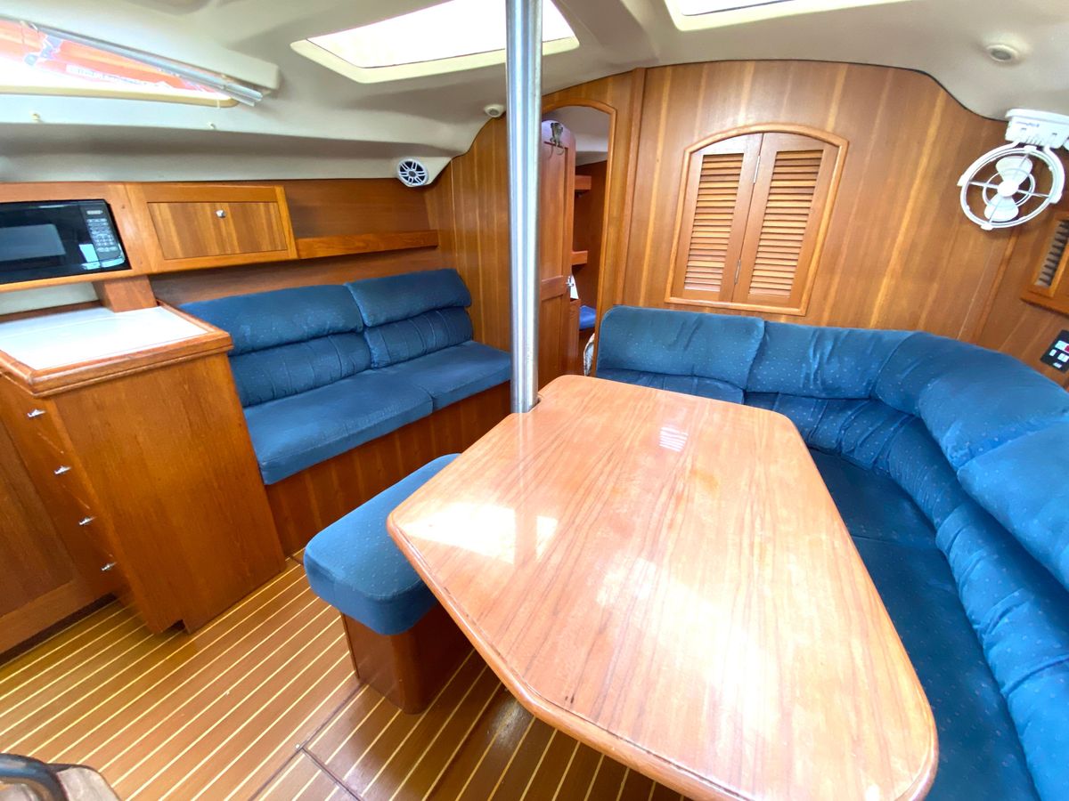 2002 Hunter 42 