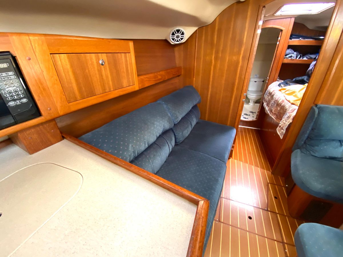 2002 Hunter 42 