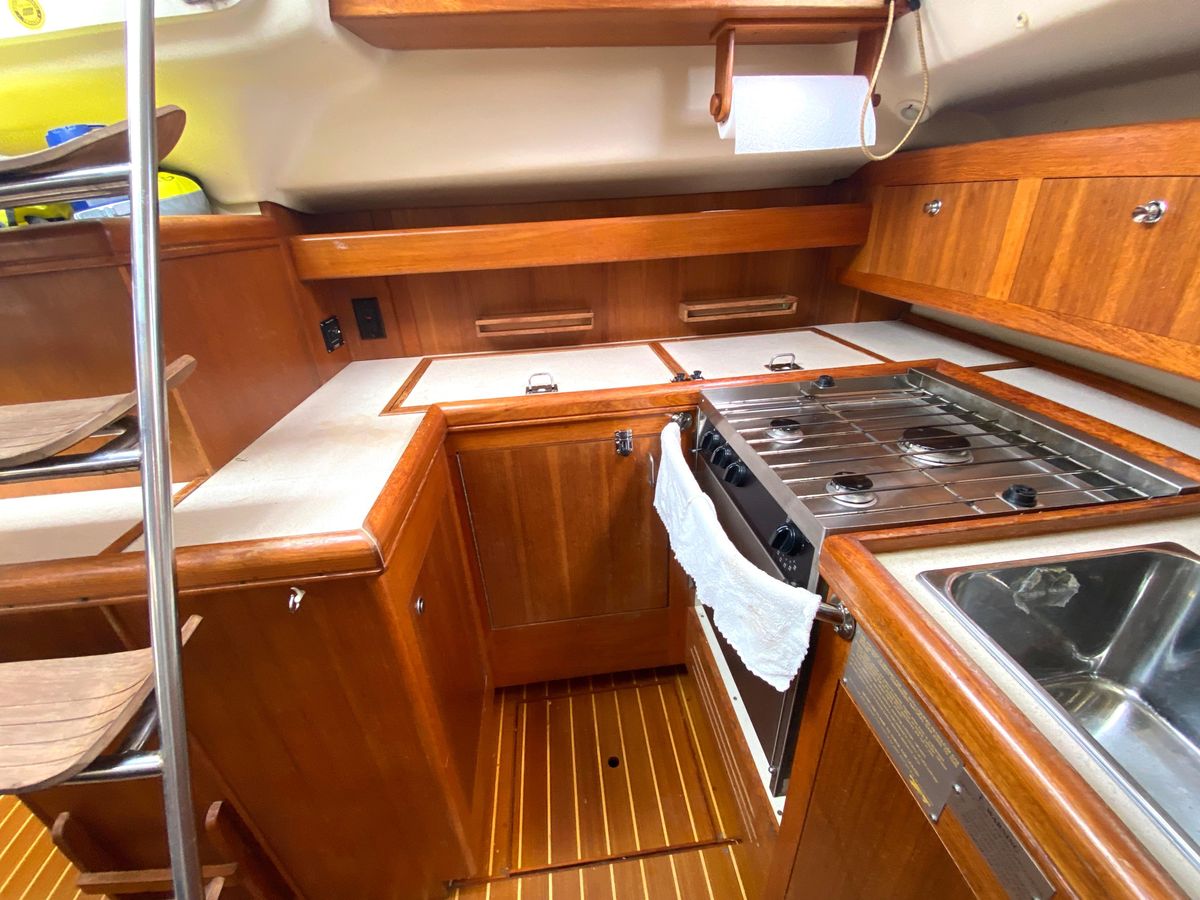 2002 Hunter 42 