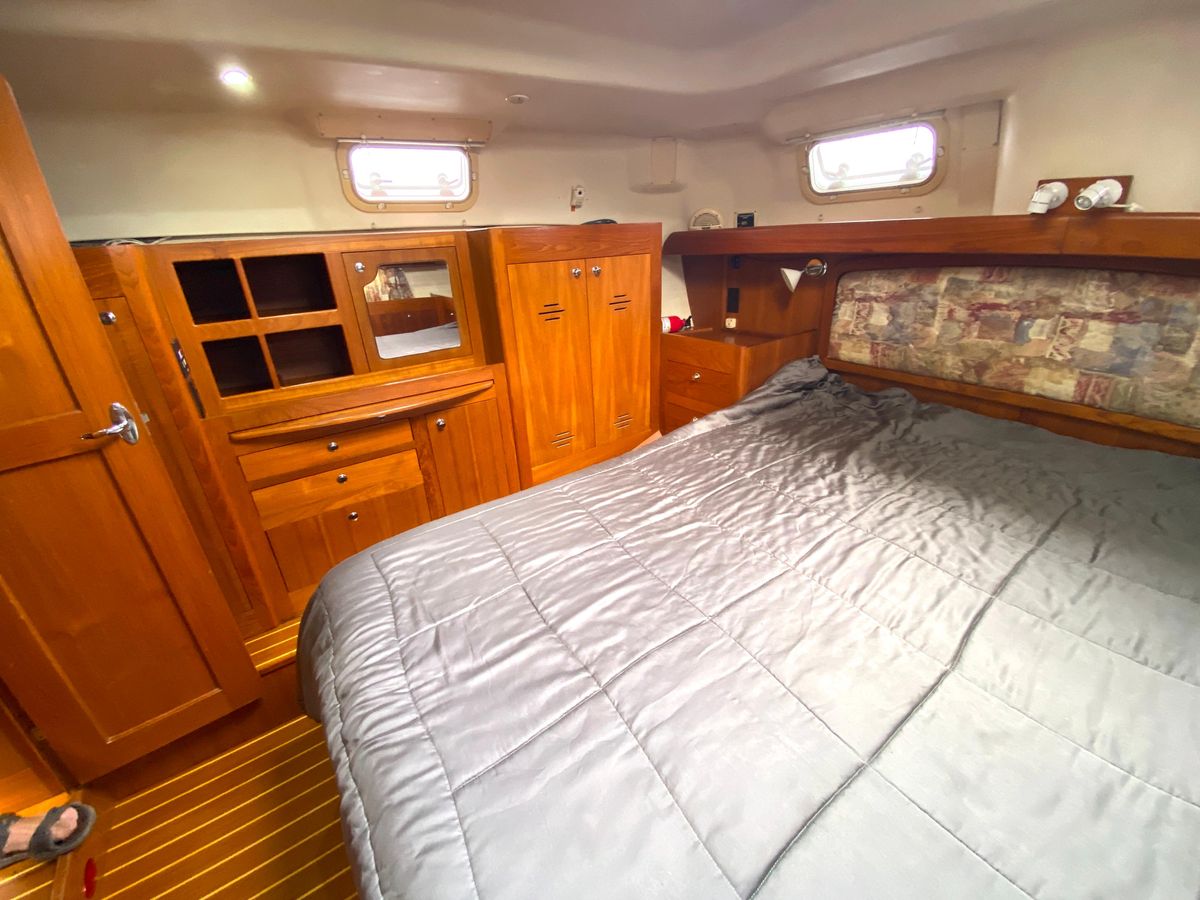 2002 Hunter 42 