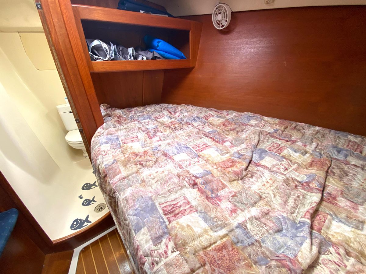 2002 Hunter 42 