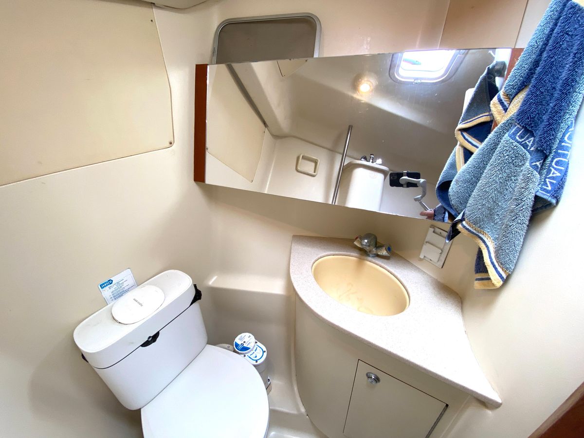 2002 Hunter 42 
