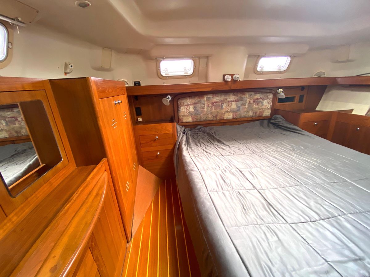 2002 Hunter 42 