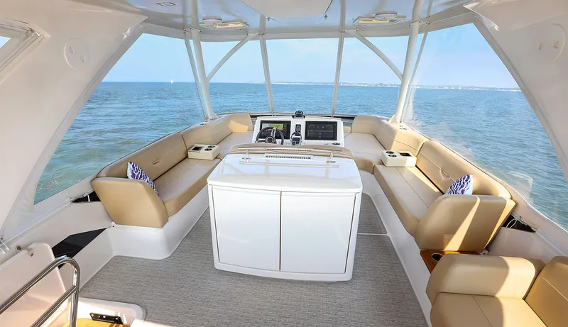 Sea & Ski Yacht Photos Pics Flybridge Forward Seating