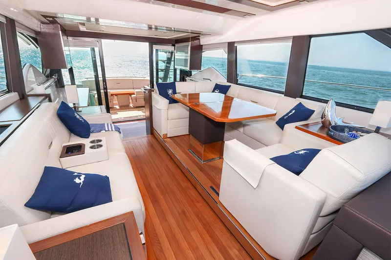 Sea & Ski Yacht Photos Pics Salong Seating Looking Aft