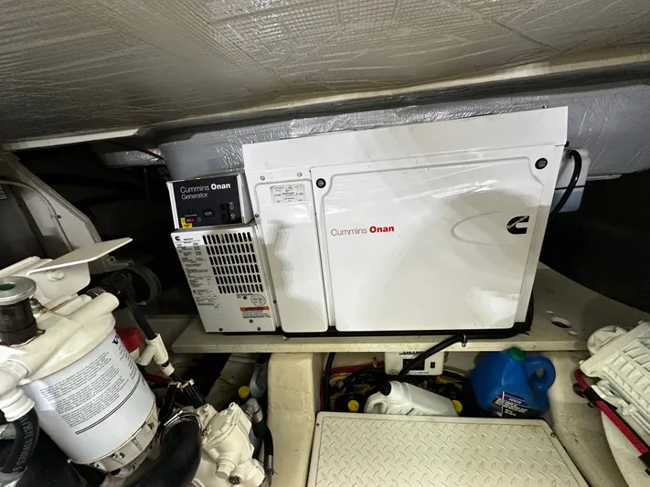 Sea & Ski Yacht Photos Pics Onan Generator