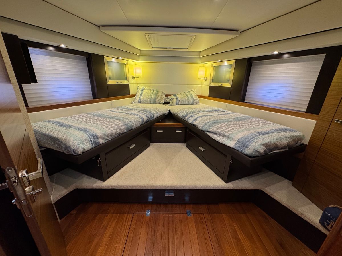 2017 Tiara Yachts 53 