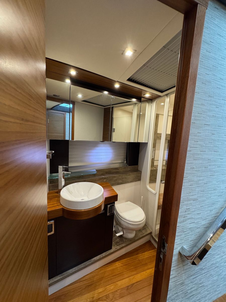2017 Tiara Yachts 53 