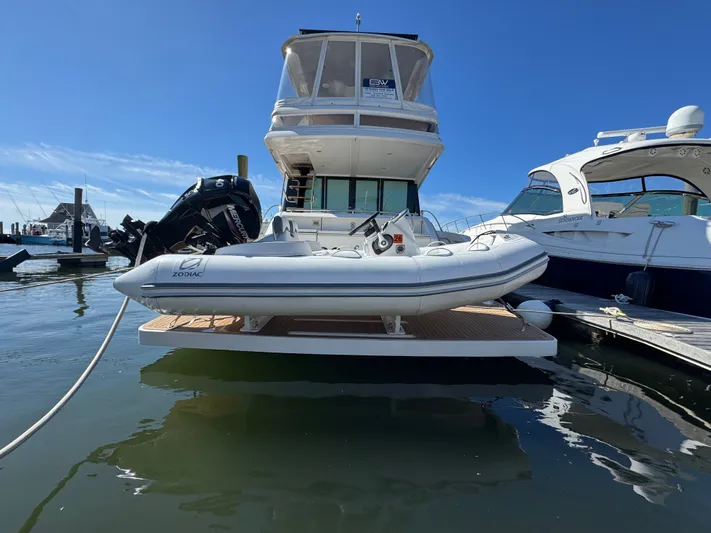 Sea & Ski Yacht Photos Pics 