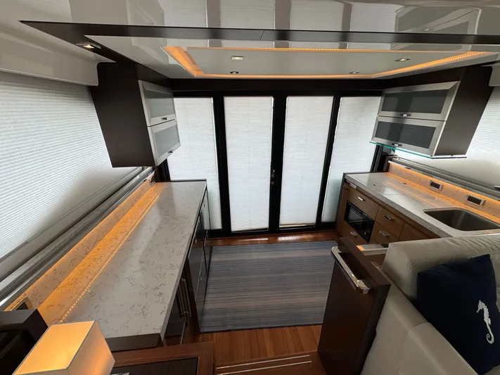 Sea & Ski Yacht Photos Pics 