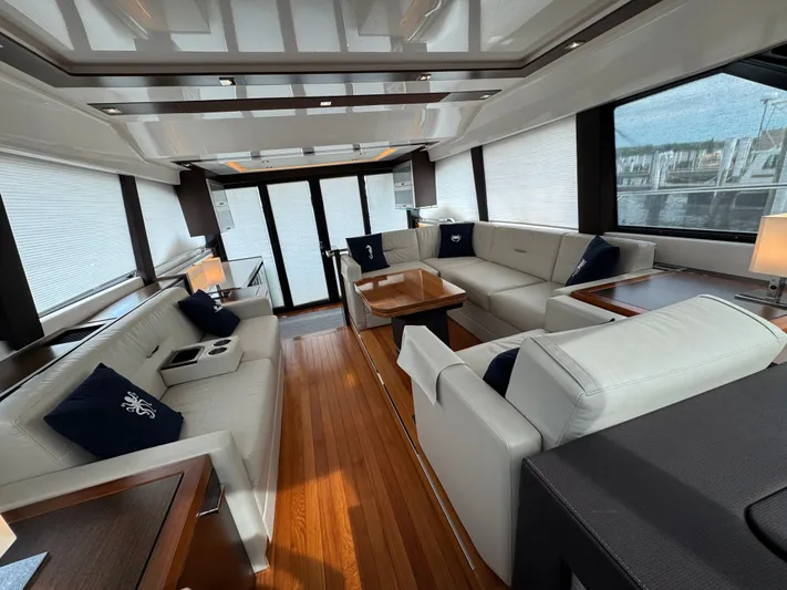 Sea & Ski Yacht Photos Pics Dining and Salon Seating