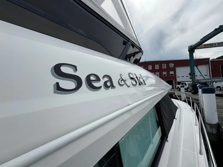 Sea & Ski Yacht Photos Pics Starboard Walkway