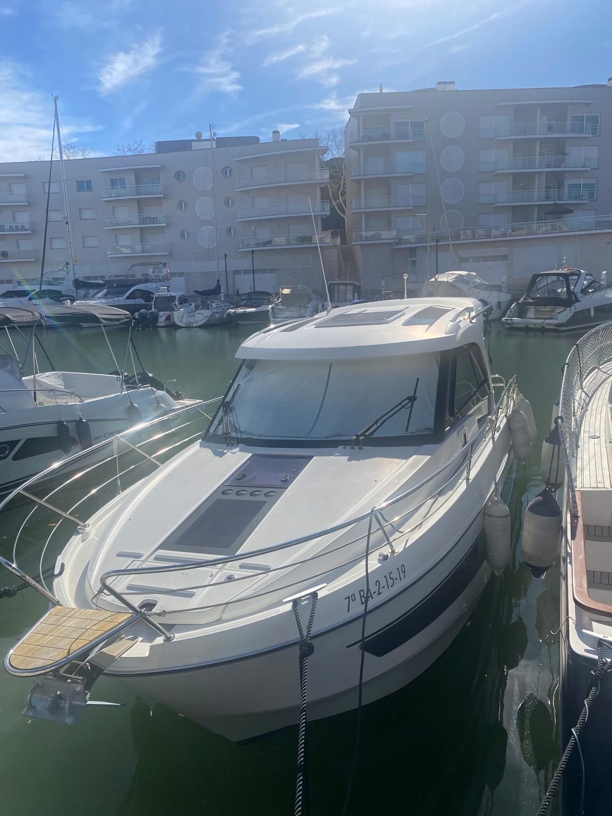2019 Beneteau Antares 9