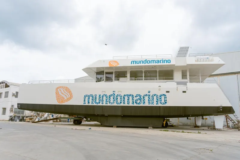  Yacht Photos Pics Modern Squalt Marine CK 80 vessel, 2025, with "mundomarino" branding, docked at a shipyard.