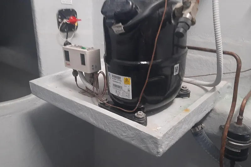  Yacht Photos Pics Compressor unit of Squalt Marine CK 80, 2025 model, mounted on a platform.