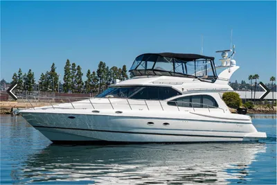 Cruisers Yachts 5000 Sedan Sport