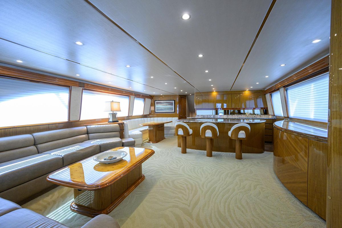 2013 Viking 82 