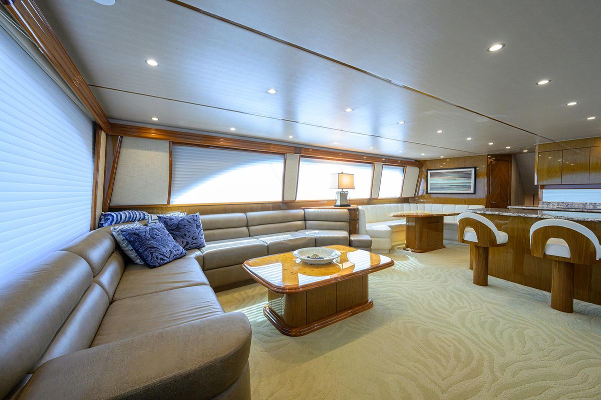 2013 Viking 82 