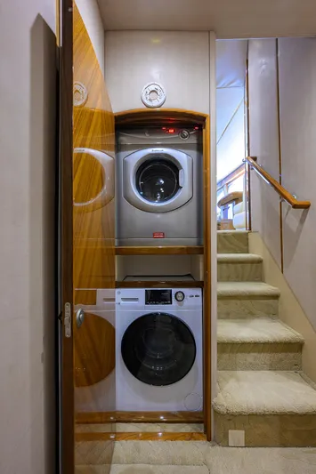 Blu Frog Yacht Photos Pics Viking 82 BLU FROG - Laundry Center